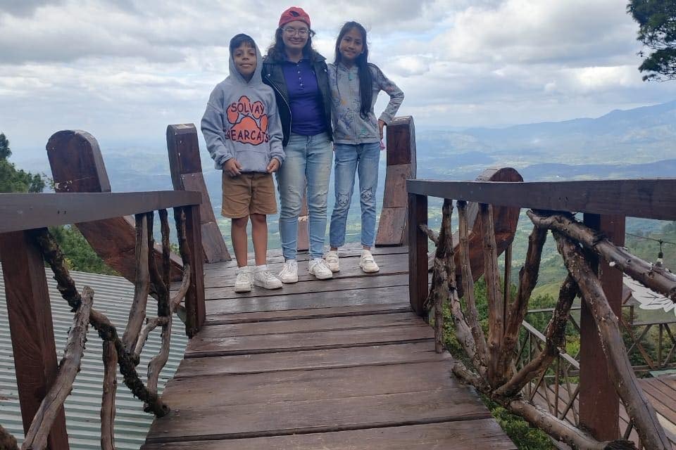 Puente de madera en el mirador de Valle de Ángeles
